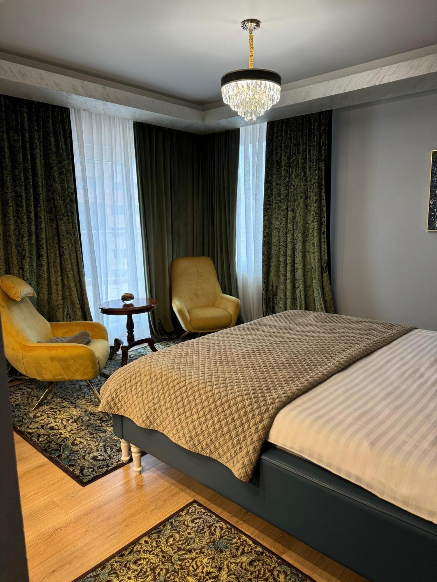 Phoenicia Suites Baneasa Bucarest Exterior foto
